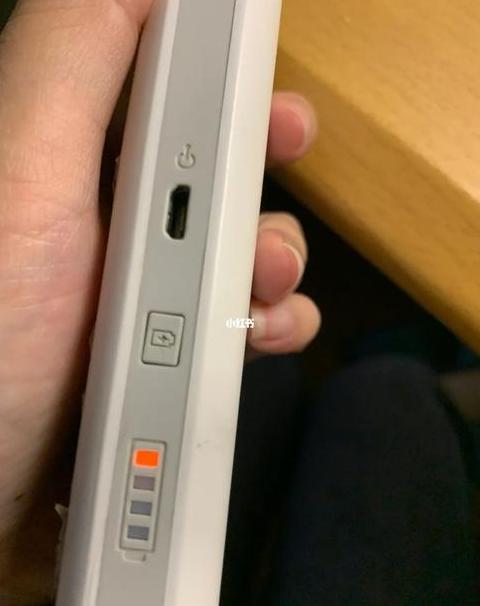充电宝满电却充不进手机？原因揭秘！