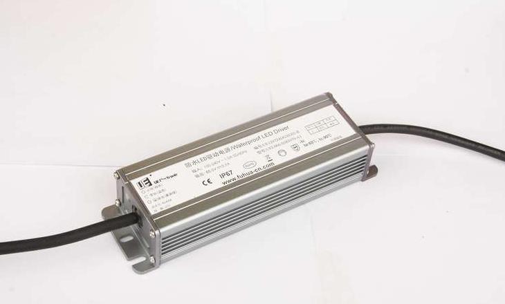 12VLED灯泡能否直接接24V电源使用？