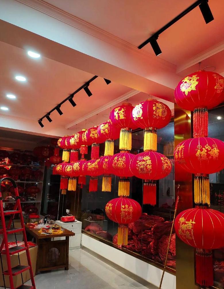 LED灯笼安全环保，点亮节日氛围
