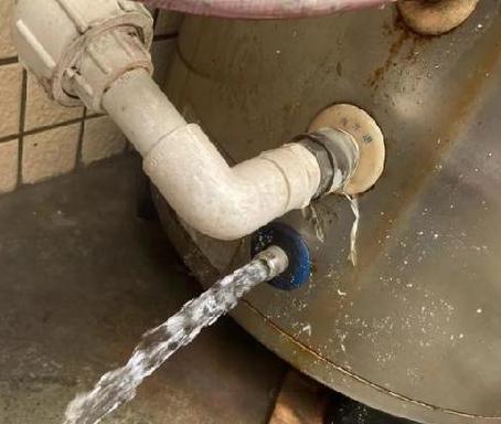 冬季热水器防冻指南：如何放水和维护