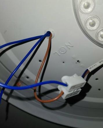 家庭电路接线攻略：灯泡、开关及双联双控接线详解